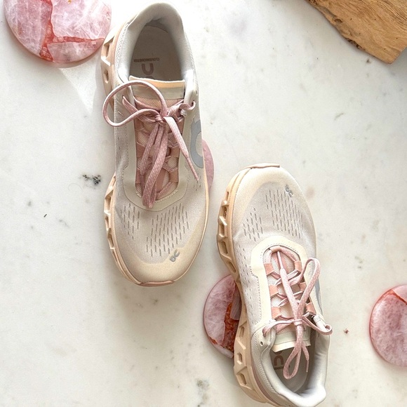 On Running Cloudmonster Shoes - Picture 5 of 8